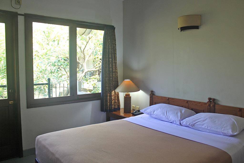 Hotel Winotosastro Garden Γιογκιακάρτα Εξωτερικό φωτογραφία