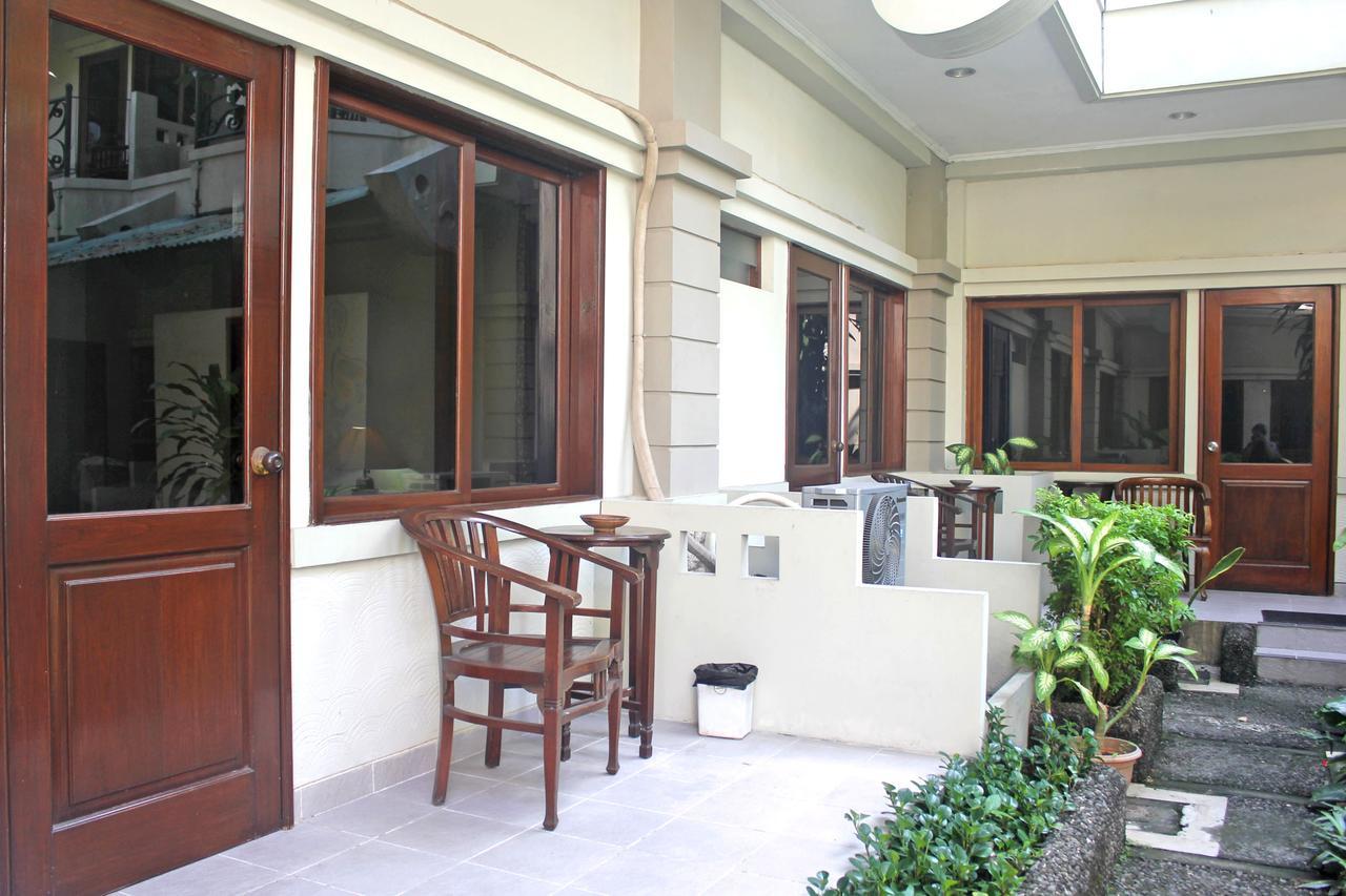 Hotel Winotosastro Garden Γιογκιακάρτα Εξωτερικό φωτογραφία