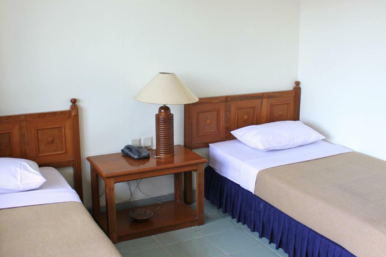 Hotel Winotosastro Garden Γιογκιακάρτα Εξωτερικό φωτογραφία